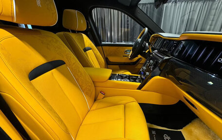 Rolls-Royce Cullinan, 2025 год, 50 000 000 рублей, 15 фотография