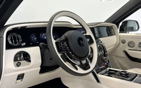 Rolls-Royce Cullinan, 2025 год, 50 000 000 рублей, 9 фотография