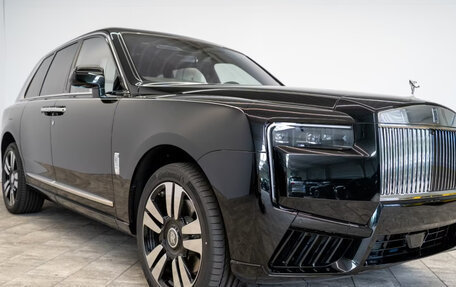 Rolls-Royce Cullinan, 2025 год, 50 000 000 рублей, 4 фотография