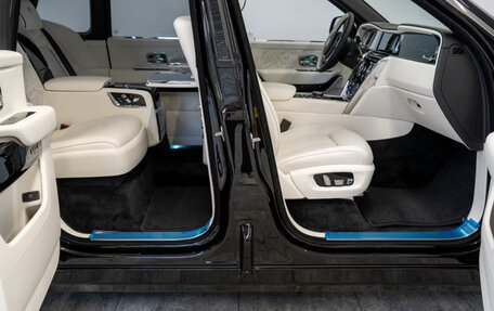 Rolls-Royce Cullinan, 2025 год, 50 000 000 рублей, 3 фотография