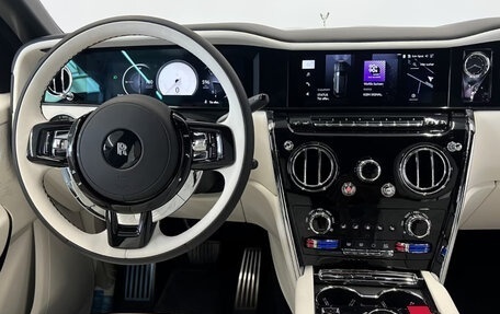 Rolls-Royce Cullinan, 2025 год, 50 000 000 рублей, 7 фотография