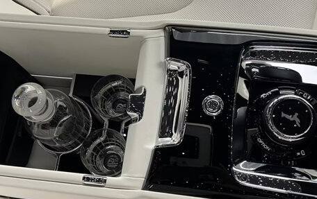 Rolls-Royce Cullinan, 2025 год, 50 000 000 рублей, 21 фотография