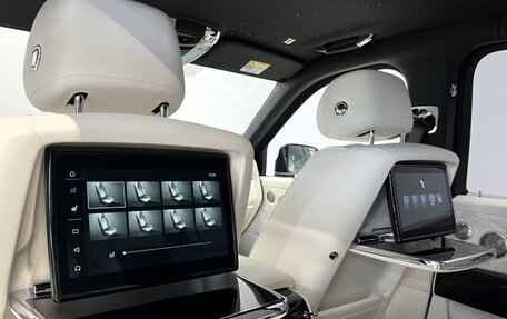 Rolls-Royce Cullinan, 2025 год, 50 000 000 рублей, 22 фотография