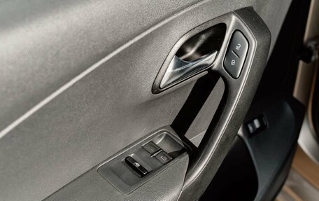 Volkswagen Polo VI (EU Market), 2020 год, 1 200 000 рублей, 18 фотография