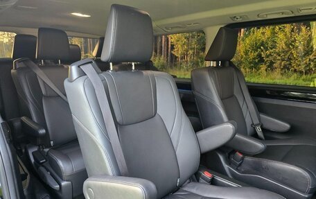 Toyota HiAce H300, 2021 год, 8 000 000 рублей, 12 фотография