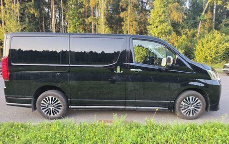 Toyota HiAce H300, 2021 год, 8 000 000 рублей, 3 фотография