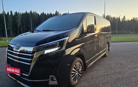 Toyota HiAce H300, 2021 год, 8 000 000 рублей, 17 фотография