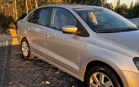 Volkswagen Polo VI (EU Market), 2011 год, 680 000 рублей, 2 фотография