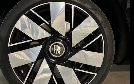 Rolls-Royce Cullinan, 2025 год, 50 000 000 рублей, 10 фотография