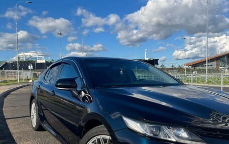 Toyota Camry, 2018 год, 2 350 000 рублей, 2 фотография