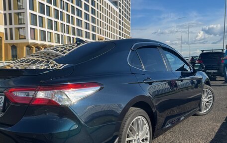 Toyota Camry, 2018 год, 2 350 000 рублей, 4 фотография