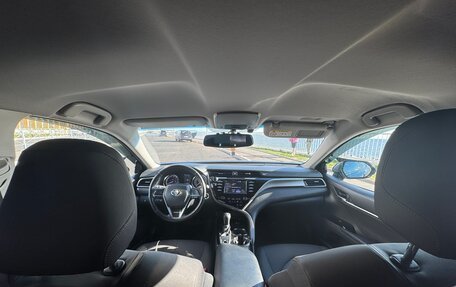 Toyota Camry, 2018 год, 2 350 000 рублей, 14 фотография