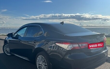 Toyota Camry, 2018 год, 2 350 000 рублей, 8 фотография