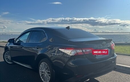 Toyota Camry, 2018 год, 2 350 000 рублей, 7 фотография