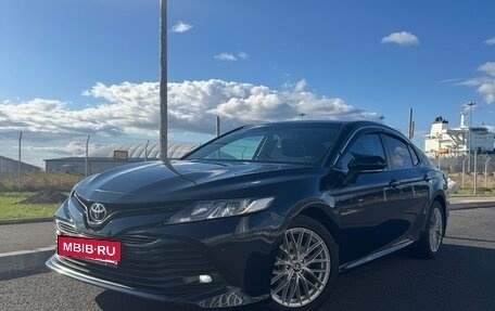 Toyota Camry, 2018 год, 2 350 000 рублей, 11 фотография