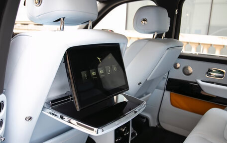 Rolls-Royce Cullinan, 2025 год, 50 000 000 рублей, 13 фотография