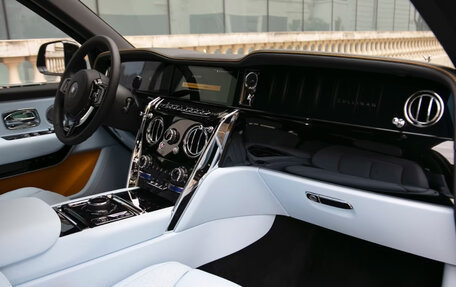 Rolls-Royce Cullinan, 2025 год, 50 000 000 рублей, 10 фотография