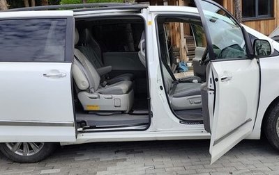 Toyota Sienna III, 2011 год, 2 600 000 рублей, 1 фотография