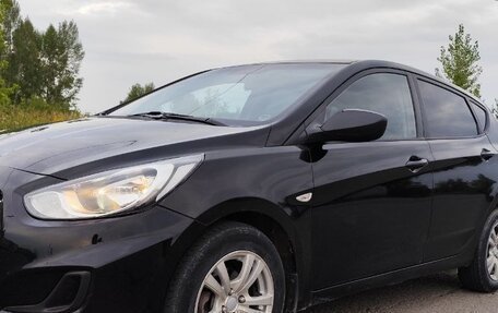 Hyundai Solaris II рестайлинг, 2013 год, 640 000 рублей, 1 фотография