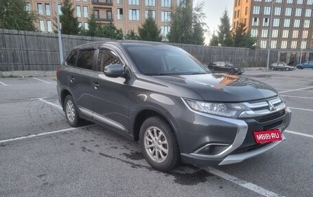 Mitsubishi Outlander III рестайлинг 3, 2015 год, 1 150 000 рублей, 4 фотография