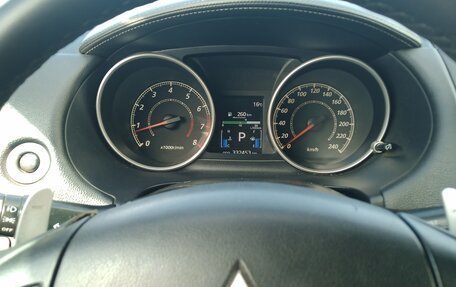 Mitsubishi Outlander III рестайлинг 3, 2010 год, 580 000 рублей, 7 фотография