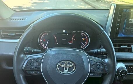 Toyota RAV4, 2021 год, 2 800 000 рублей, 7 фотография