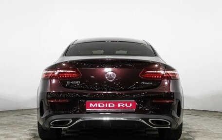 Mercedes-Benz E-Класс, 2018 год, 3 800 000 рублей, 4 фотография