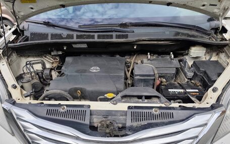 Toyota Sienna III, 2011 год, 2 600 000 рублей, 11 фотография