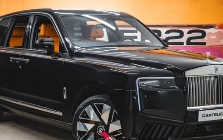 Rolls-Royce Cullinan, 2025 год, 50 000 000 рублей, 3 фотография
