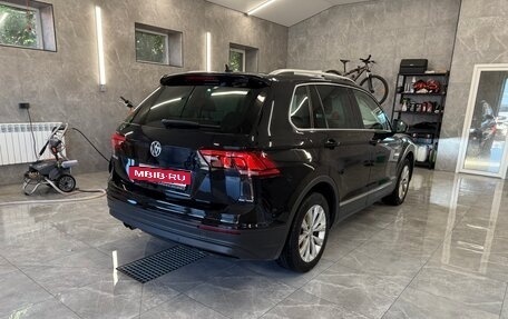 Volkswagen Tiguan II, 2018 год, 2 190 000 рублей, 2 фотография
