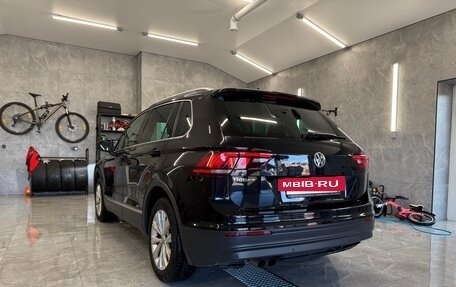 Volkswagen Tiguan II, 2018 год, 2 190 000 рублей, 3 фотография