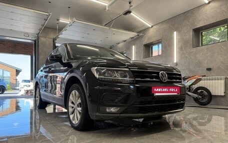Volkswagen Tiguan II, 2018 год, 2 190 000 рублей, 11 фотография