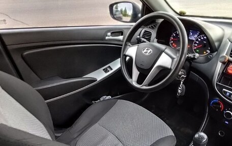 Hyundai Solaris II рестайлинг, 2013 год, 640 000 рублей, 11 фотография