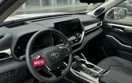 Toyota Highlander, 2025 год, 5 990 000 рублей, 13 фотография