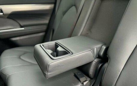 Toyota Highlander, 2025 год, 5 990 000 рублей, 38 фотография