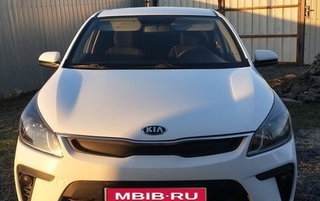 KIA Rio IV, 2018 год, 1 100 000 рублей, 1 фотография