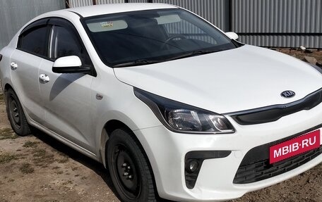 KIA Rio IV, 2018 год, 1 100 000 рублей, 2 фотография