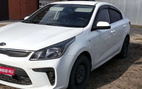 KIA Rio IV, 2018 год, 1 100 000 рублей, 3 фотография