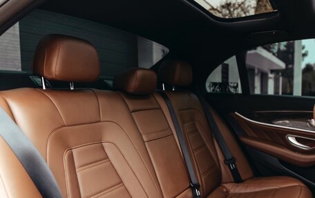 Mercedes-Benz E-Класс AMG, 2018 год, 7 000 000 рублей, 29 фотография