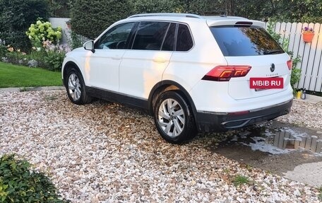 Volkswagen Tiguan II, 2021 год, 3 100 000 рублей, 3 фотография
