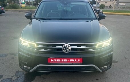 Volkswagen Tiguan II, 2019 год, 2 670 000 рублей, 2 фотография