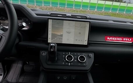 Land Rover Defender II, 2024 год, 18 000 000 рублей, 6 фотография