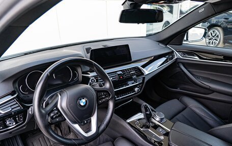 BMW 5 серия, 2019 год, 3 490 000 рублей, 9 фотография