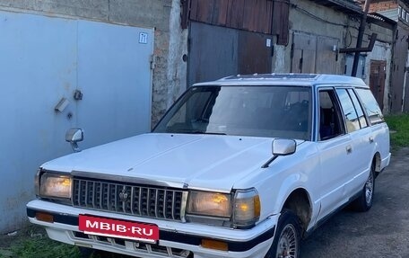Toyota Crown, 1986 год, 300 000 рублей, 9 фотография