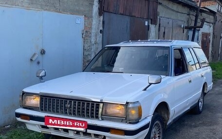 Toyota Crown, 1986 год, 300 000 рублей, 10 фотография