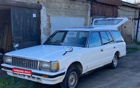 Toyota Crown, 1986 год, 300 000 рублей, 3 фотография