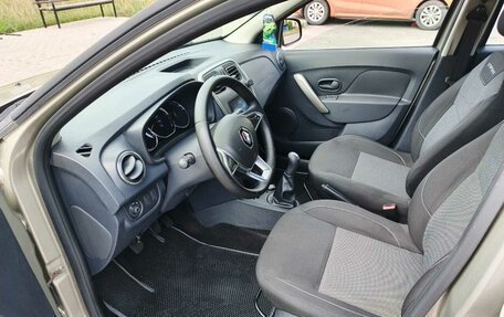 Renault Sandero II рестайлинг, 2019 год, 1 300 000 рублей, 8 фотография