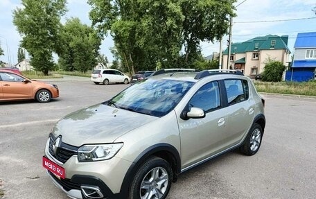 Renault Sandero II рестайлинг, 2019 год, 1 300 000 рублей, 2 фотография