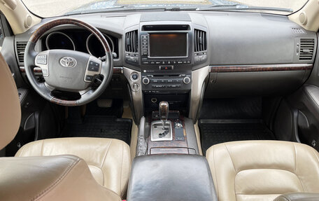 Toyota Land Cruiser 200, 2011 год, 2 500 000 рублей, 18 фотография