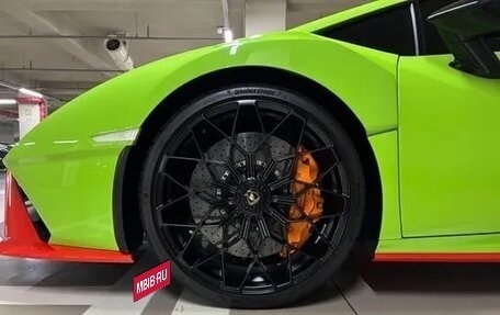 Lamborghini Huracán, 2022 год, 30 470 000 рублей, 12 фотография